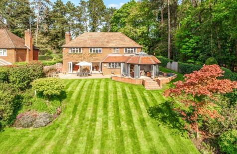 Hook Heath Road, Hook Heath, GU22