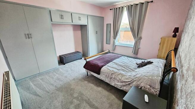 3 bed Semi-Detached for sale Image 11