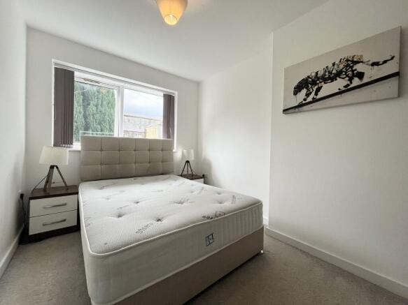 1 bed Apartment to rent Image 5