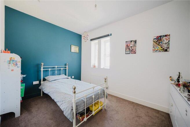5 bed Semi-Detached for sale Image 11