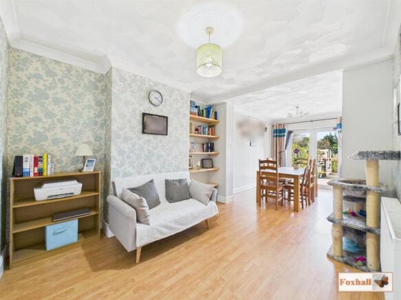 Snug/ Dining Room
