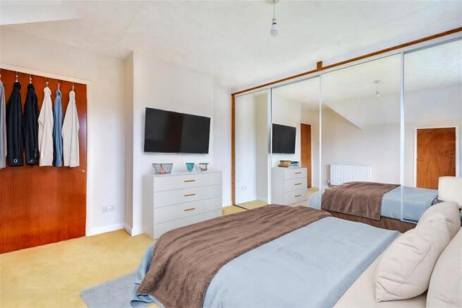 8CV2o5oU7ku38yne9hxFJA - Bedroom - Standard - 5.jp