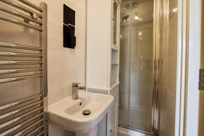 4 bed Semi-Detached for sale Image 12