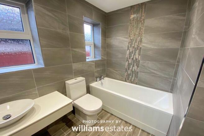 Bathroom Aspect 2