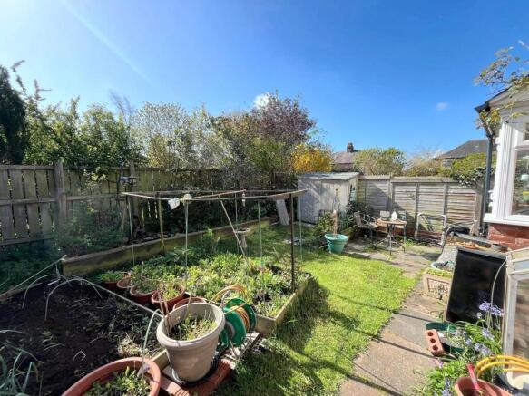 3 bed Semi-Detached for sale Image 12
