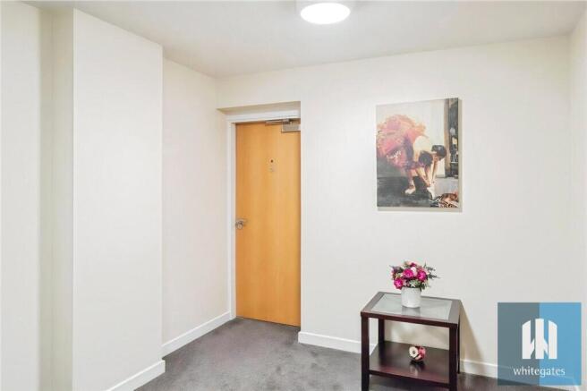 2 bed Apartment to rent Image 8