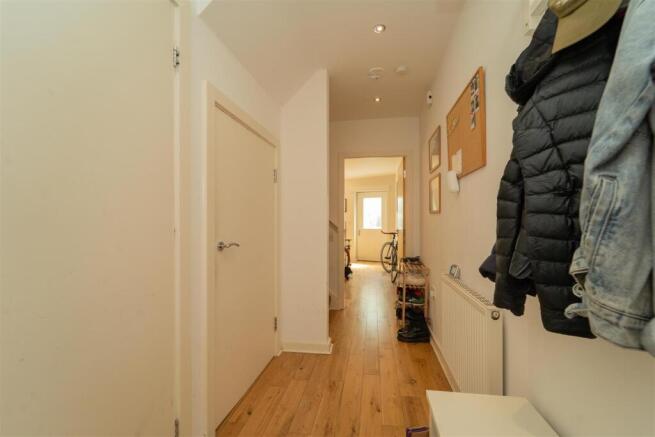 Southcombe Walk, Hulme photo 4