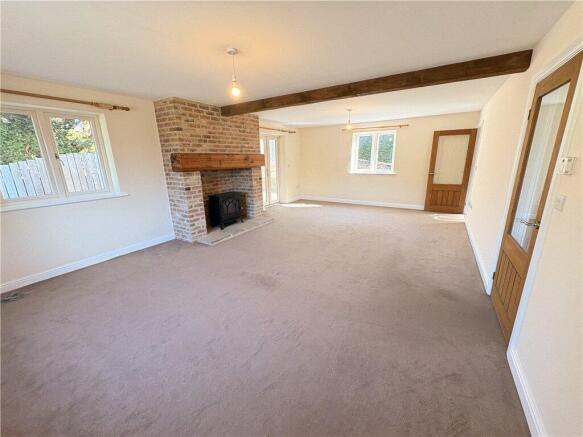 4 bed Detached to rent Image 7