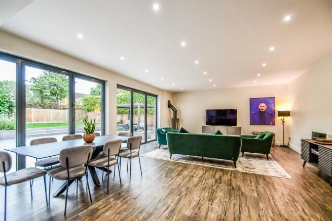 Dining Area 3 (use).jpg