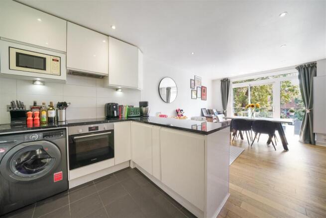 Flat 23, Catalpa Court - dLC6G6iucR3utSwgvymp.jpg