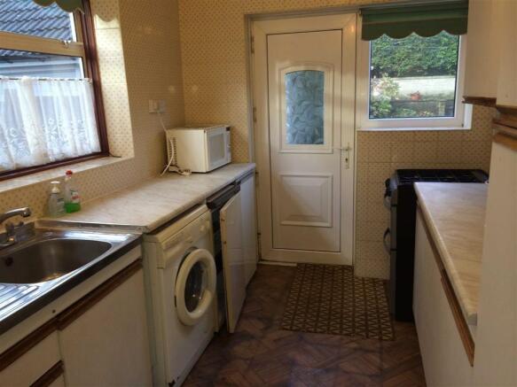 SEPARATE KITCHEN
