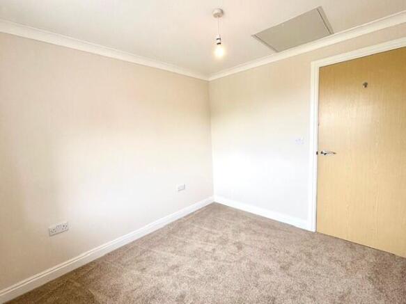 2 bed Apartment to rent Image 9