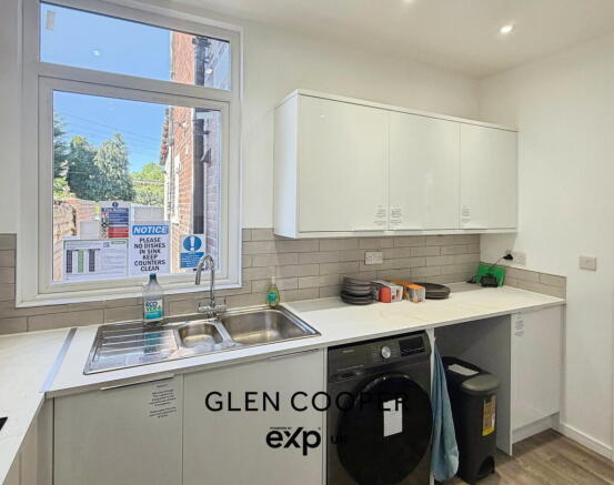 5 bed House of Multiple Occupation for sale Image 4