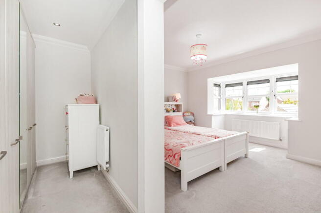 4 bed Detached for sale Image 11
