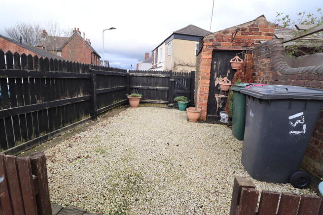 2 bed Semi-Detached to rent Image 10