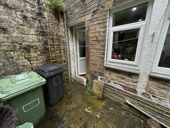 3 bed Terraced to rent Image 11