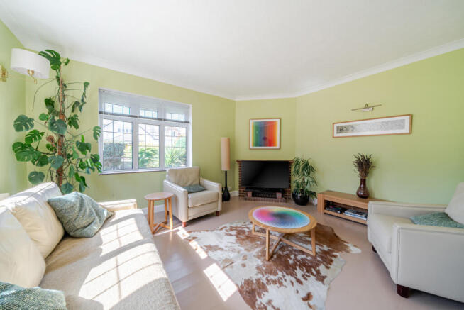 1482642-11-6a3ba4...