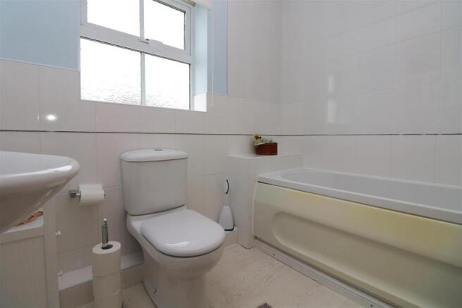 Family Bathroom.JPG