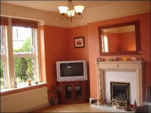 LOUNGE AREA