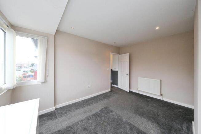 3 bed Semi-Detached for sale Image 8