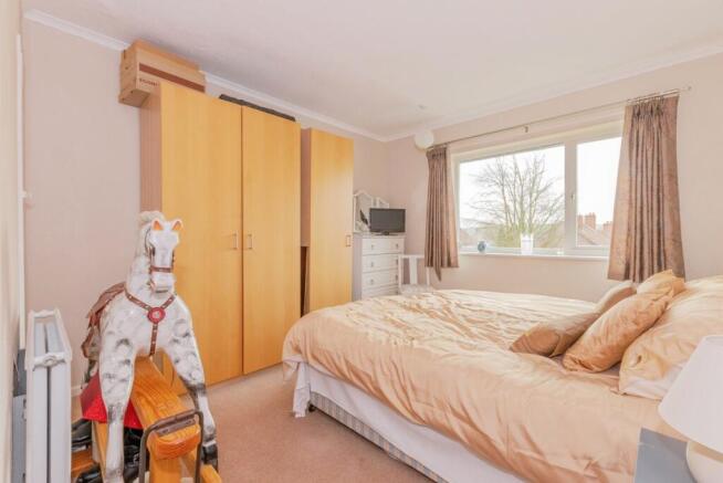 3 bed Semi-Detached for sale Image 10