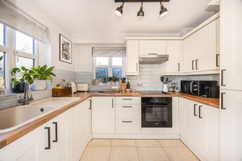 The Avenue, Highams Park, E4
