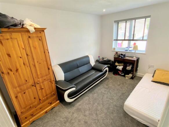 21 East Road Bedroom 3