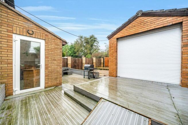 Decking-back-Garden