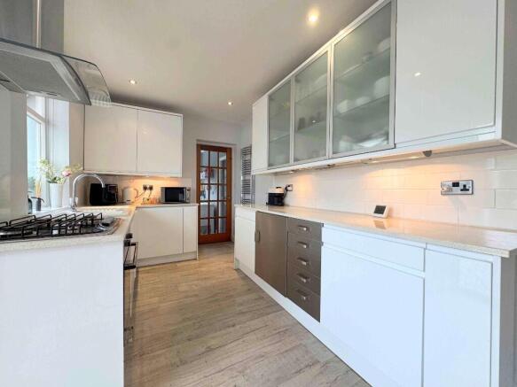 3 bed Bungalow for sale Image 10