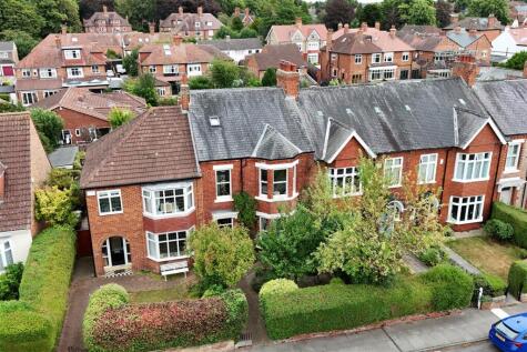 Elton Parade, Darlington