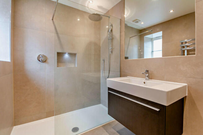 8592195-interior0...