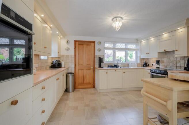 BREAKFAST KITCHEN