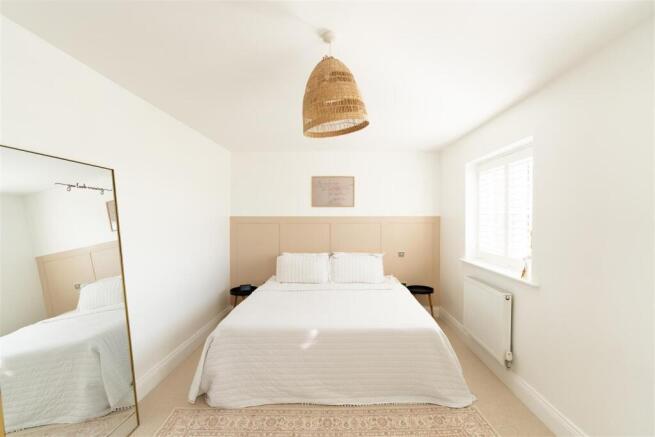 4 bed Semi-Detached for sale Image 7