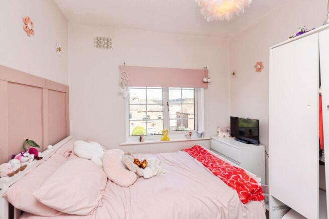 3 bed Semi-Detached for sale Image 9