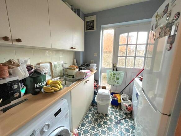 4 bed Detached for sale Image 4