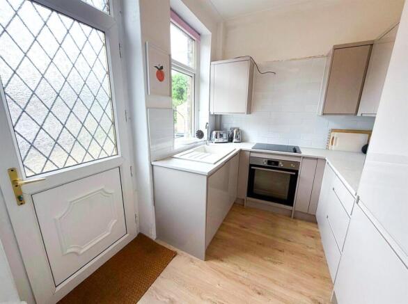 2 bed Terraced for sale Image 5