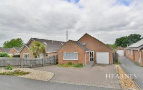 156, Leeson Drive, Ferndown BH22 9QQ