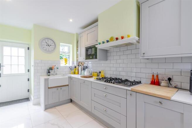 Kitchen 4.jpg