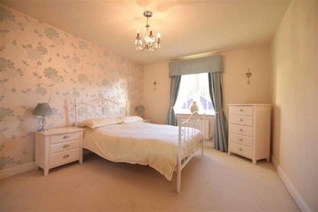 BEDROOM 2