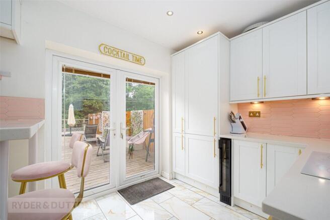 4 bed Semi-Detached for sale Image 8