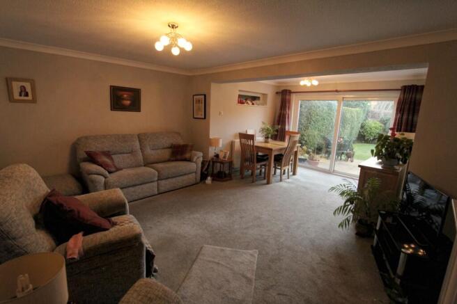Lounge B