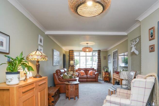 Lounge/Dining Room