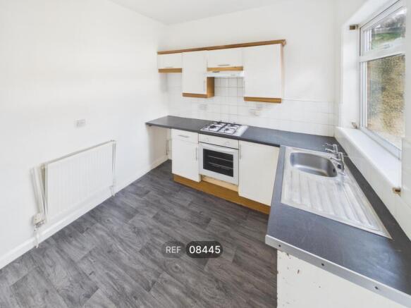 2 bed Terraced to rent Image 5