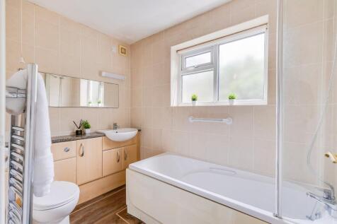 6 Highwalls Road, Dinas Powys, The Vale Of Glamorgan. CF64 4AG