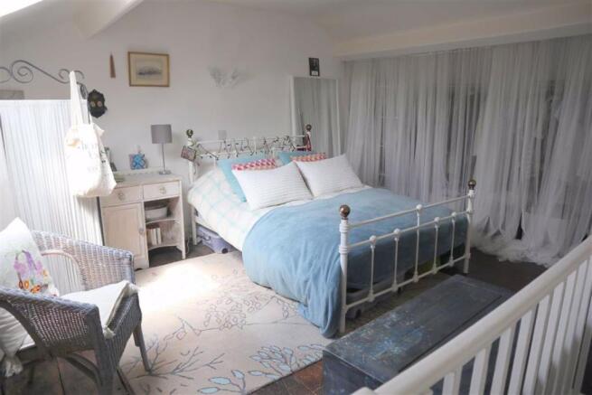 Attic room / bedroom