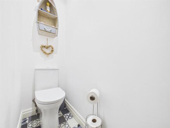2 bed Flat for sale Image 9