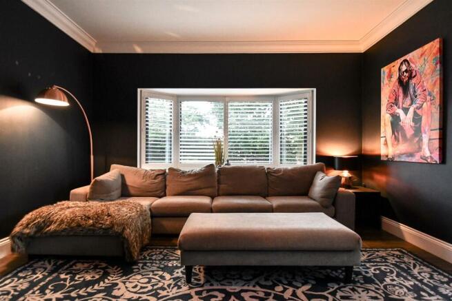 Lounge 2.jpg