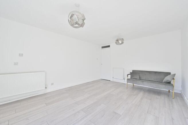 Lambert Court, Bushey, WD23 photo 4