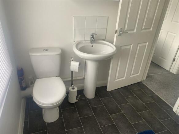 UPSTAIRS FAMILY BATHROOM