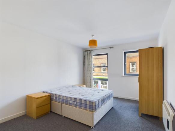 1 bed Apartment to rent Image 5